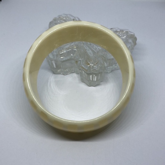 VINTAGE casein like faux mother of pearl inlay stripe bangle bracelet - Picture 2 of 5